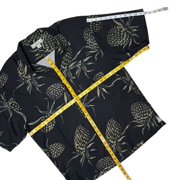 Tommy Bahama Men's Luxe Silk Camp Shirt with Tropical Print Size XL - Picture 13 of 16